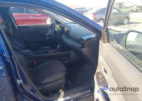 2025 Nissan Kicks Sr Intelligent Awd z USA, uszkodzony, nr VIN 3N8AP6DBXSL313288